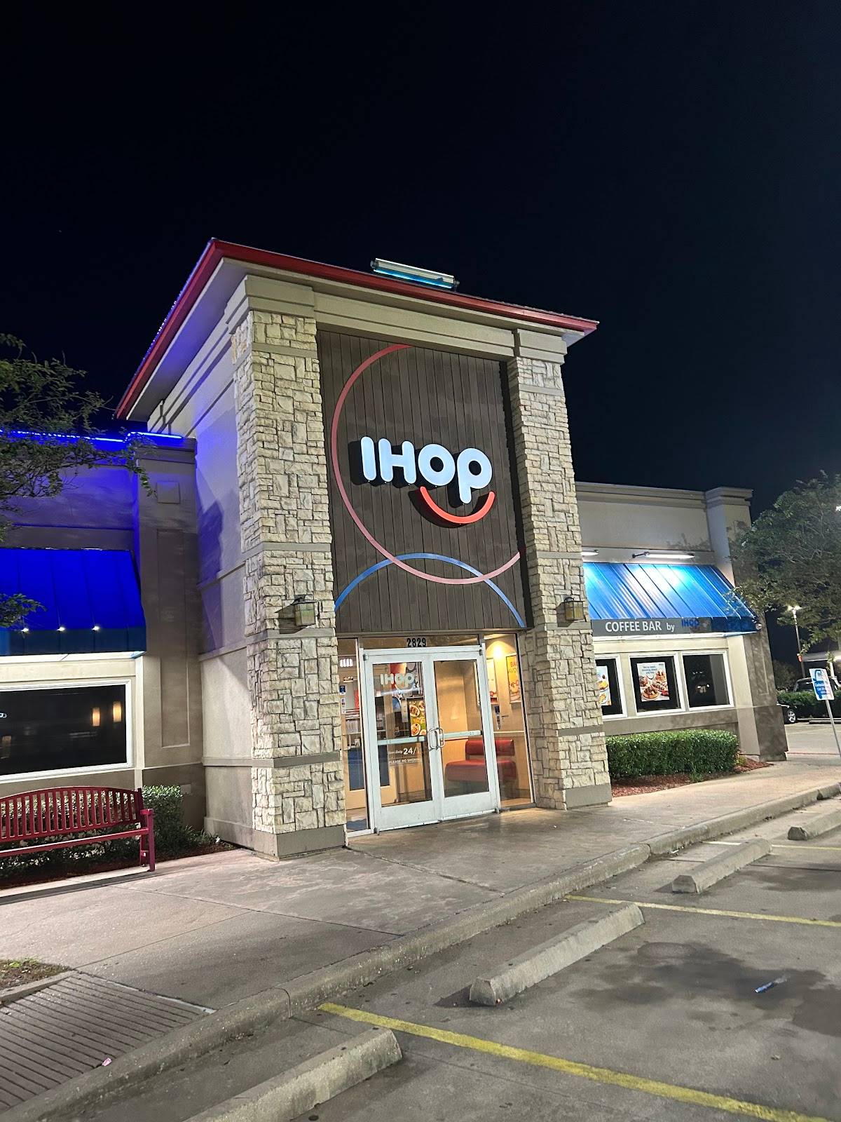 IHOP restaurant in Pearland - photo 3