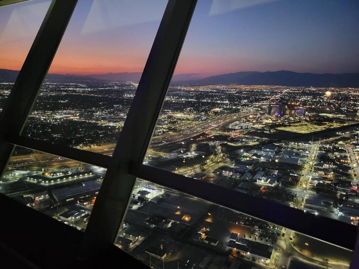 Top of the World restaurant in Las Vegas - photo 4