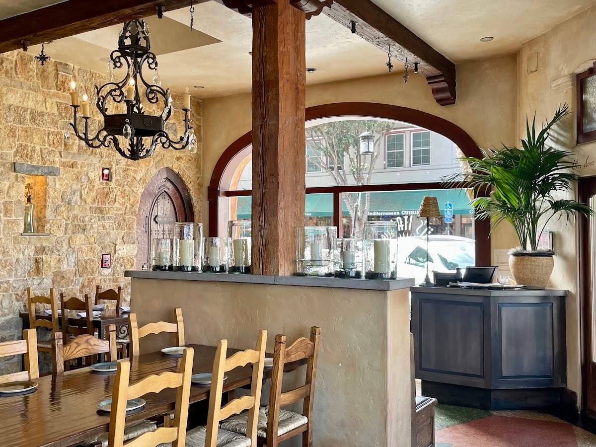 It's Italia restaurant in Half Moon Bay - photo 3