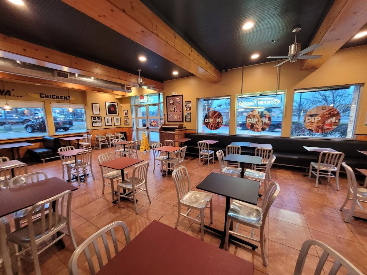 Raising Cane's Chicken Fingers restaurant in Cedar Park - photo 4