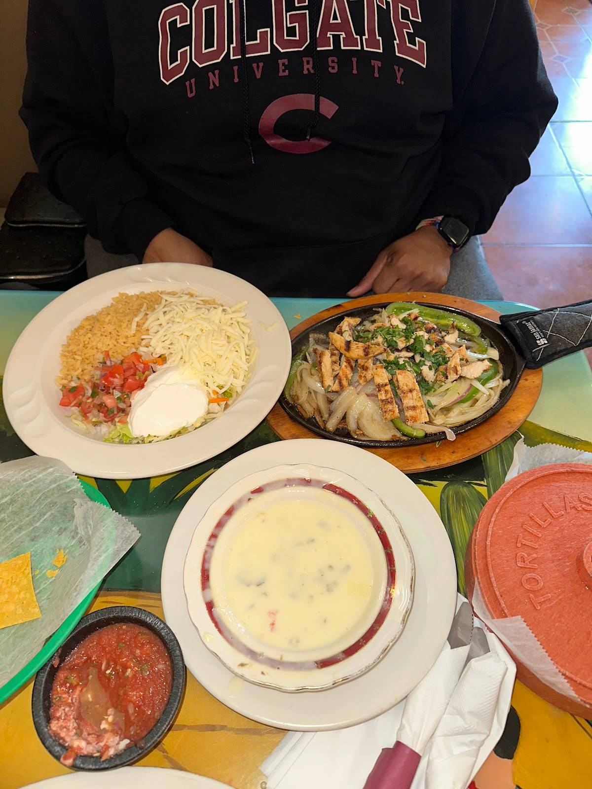 El Potro Mexican Bar & Grill restaurant in Somerville - photo 5