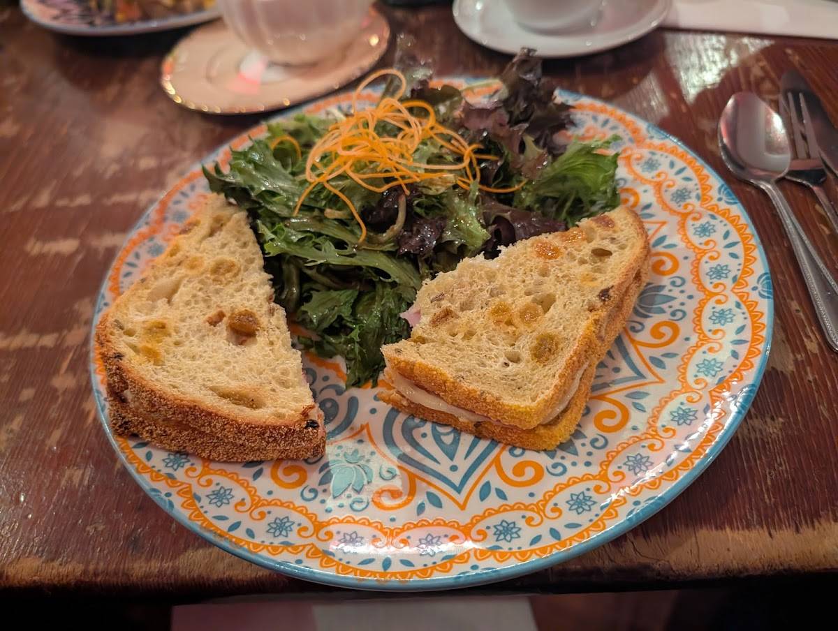 Alice's Tea Cup restaurant in New York - photo 4