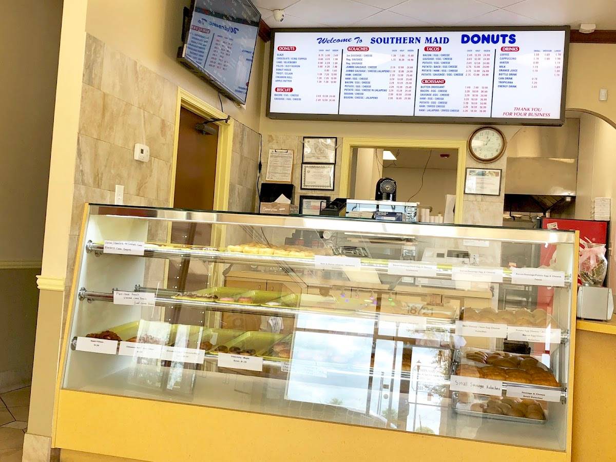 Southern Maid Donuts Sugar Land restaurant in Sugar Land - photo 3
