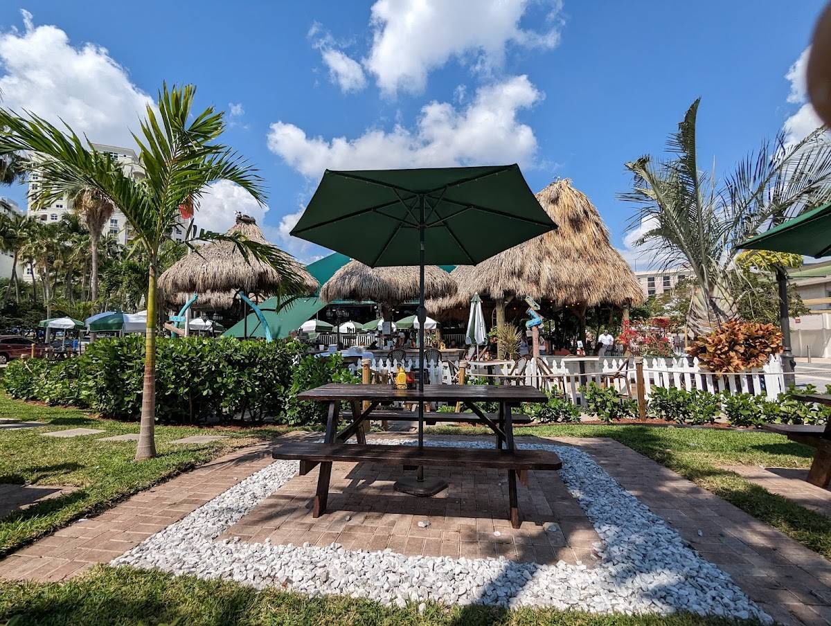E.R. Bradley's Saloon restaurant in West Palm Beach - photo 4