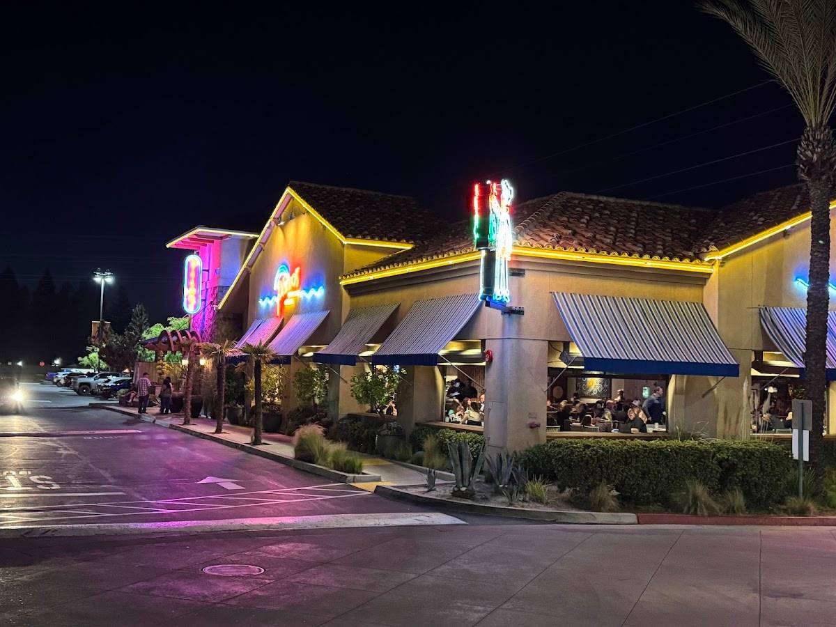 Pismo's Coastal Grill restaurant in Fresno - photo 5