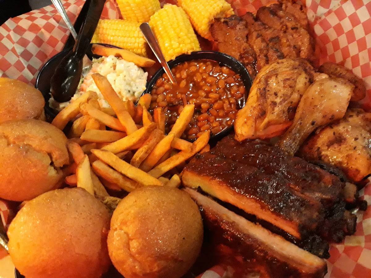 Famous Dave's Bar-B-Que restaurant in Fresno - photo 4