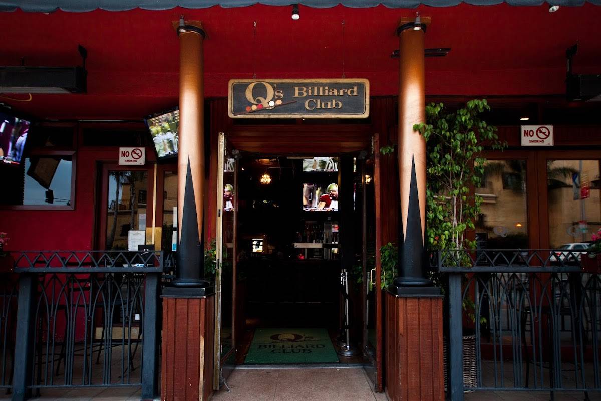 Q's Billiard Club & Restaurant restaurant in Los Angeles - main photo