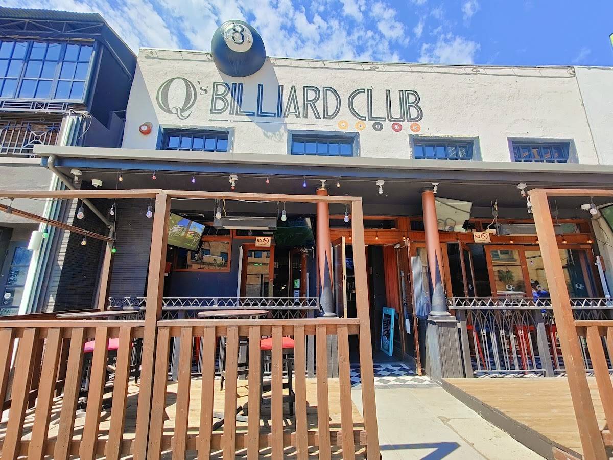 Q's Billiard Club & Restaurant restaurant in Los Angeles - photo 4