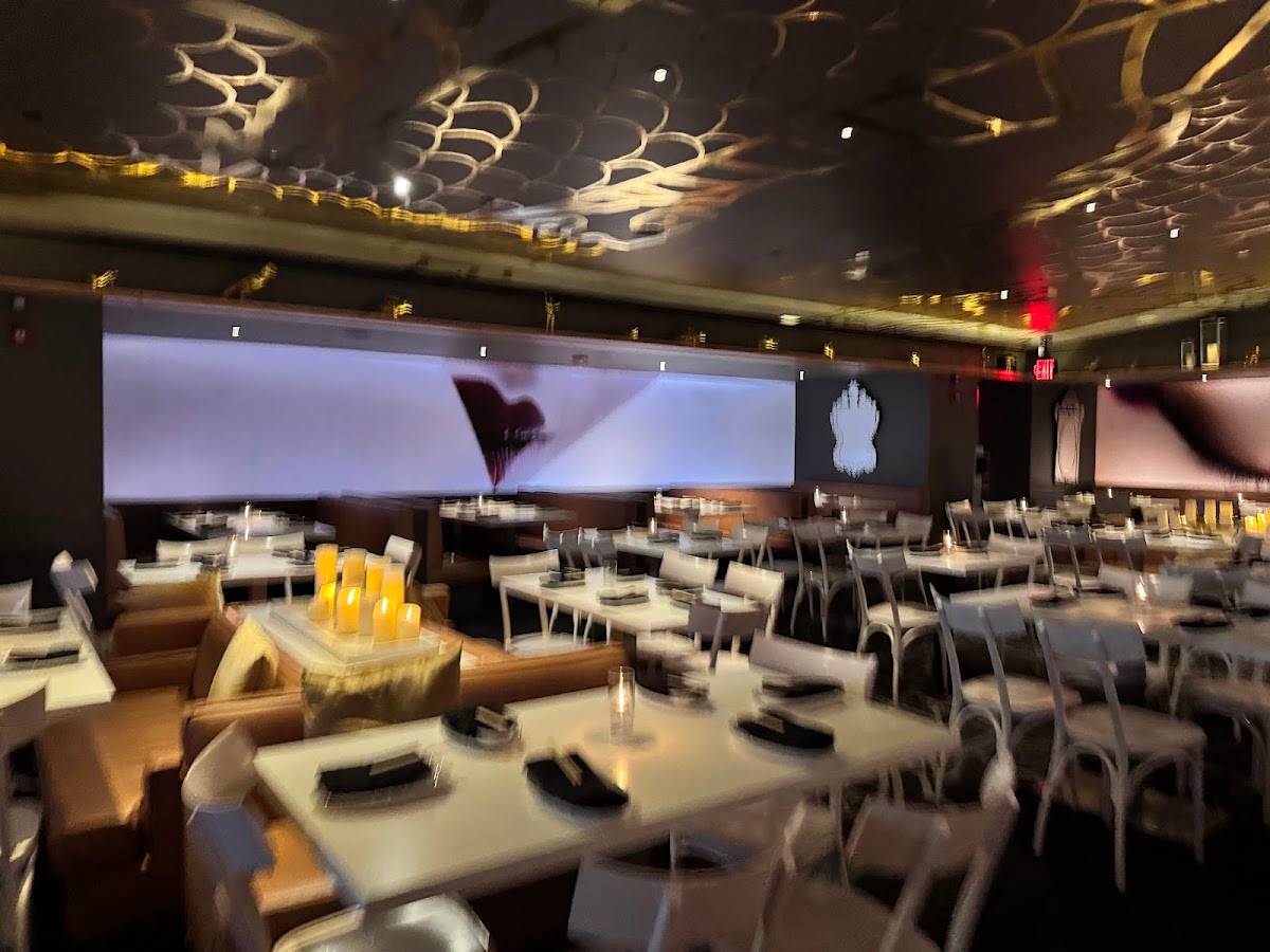 Yard House restaurant in Los Angeles - photo 5
