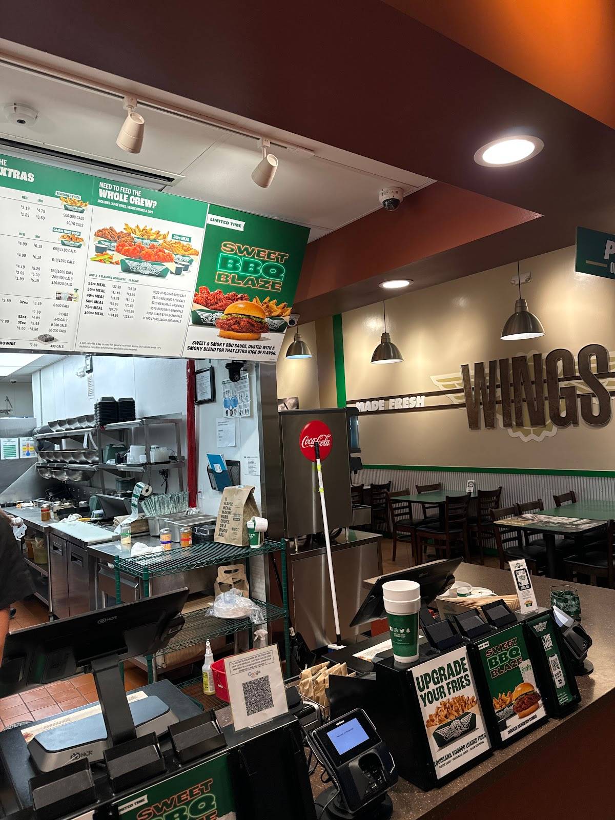 Wingstop restaurant in Pearland - photo 5