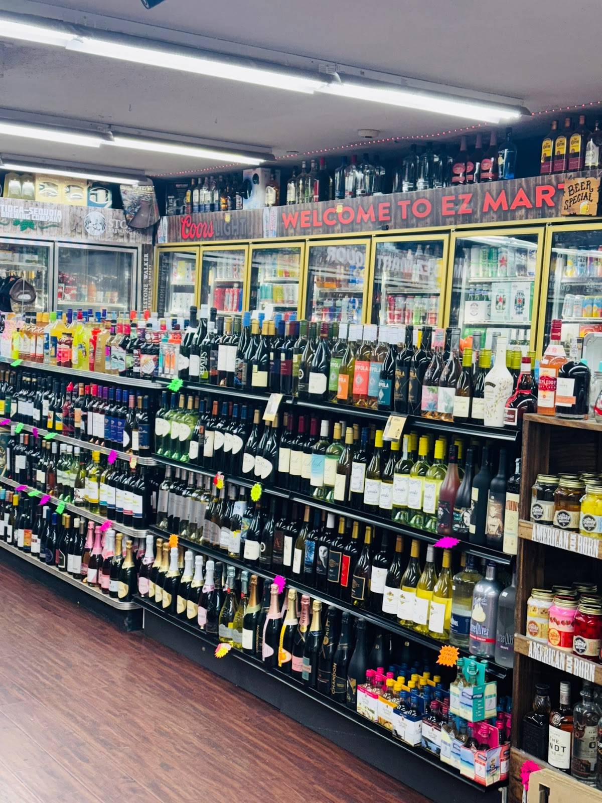 Ez Mart Liquor restaurant in Oakhurst - photo 3