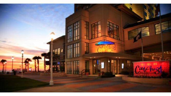 Catch 31 Fish House & Bar restaurant in Virginia Beach - photo 3