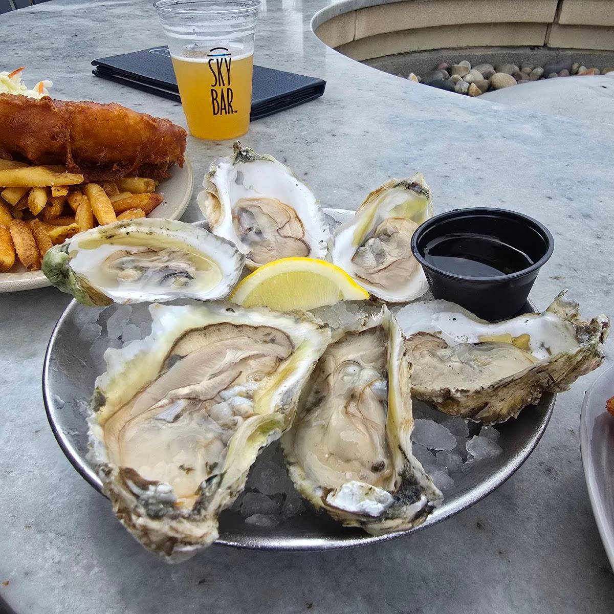 Catch 31 Fish House & Bar restaurant in Virginia Beach - photo 4