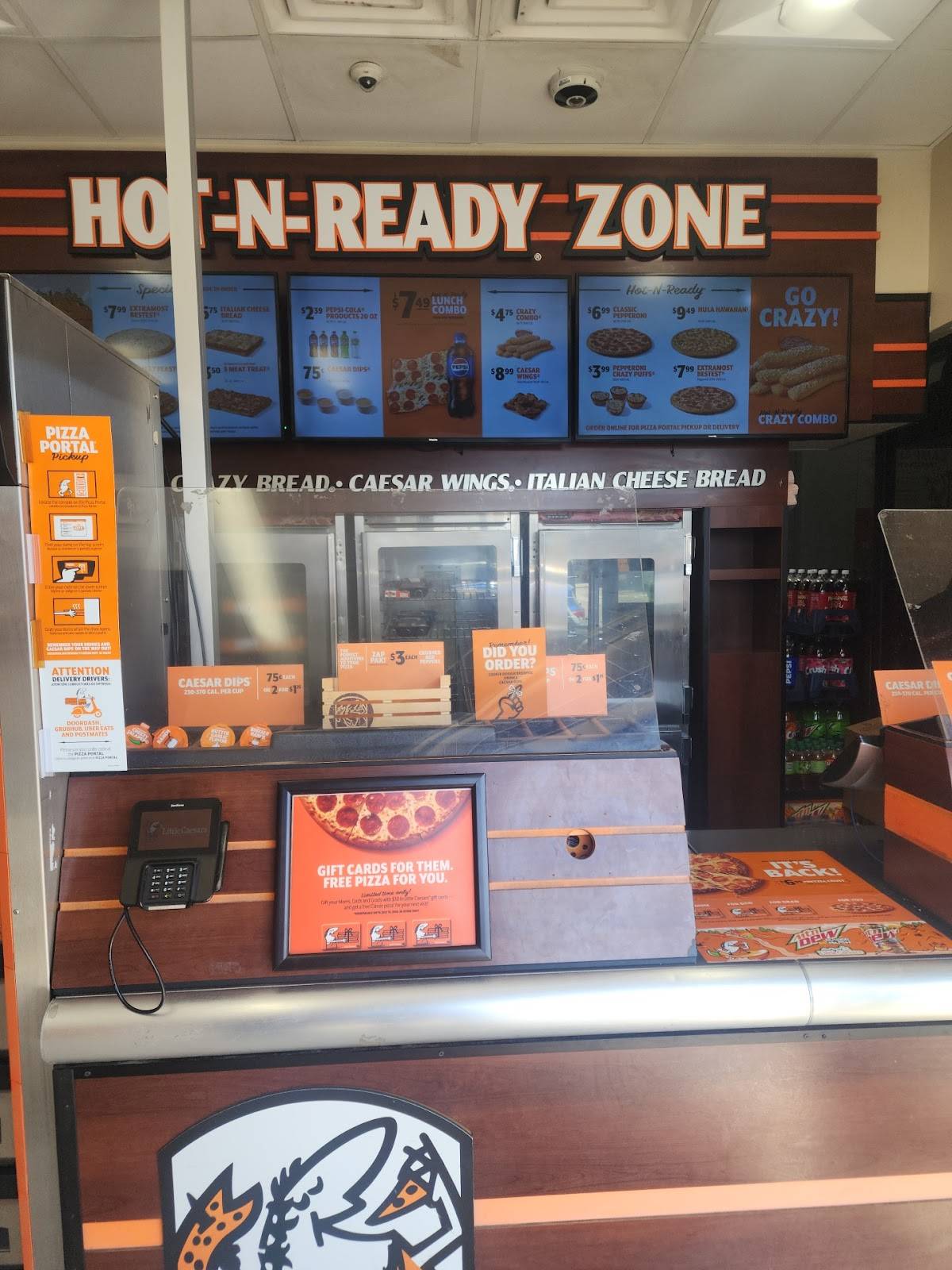 Little Caesars Pizza restaurant in Los Angeles - photo 4