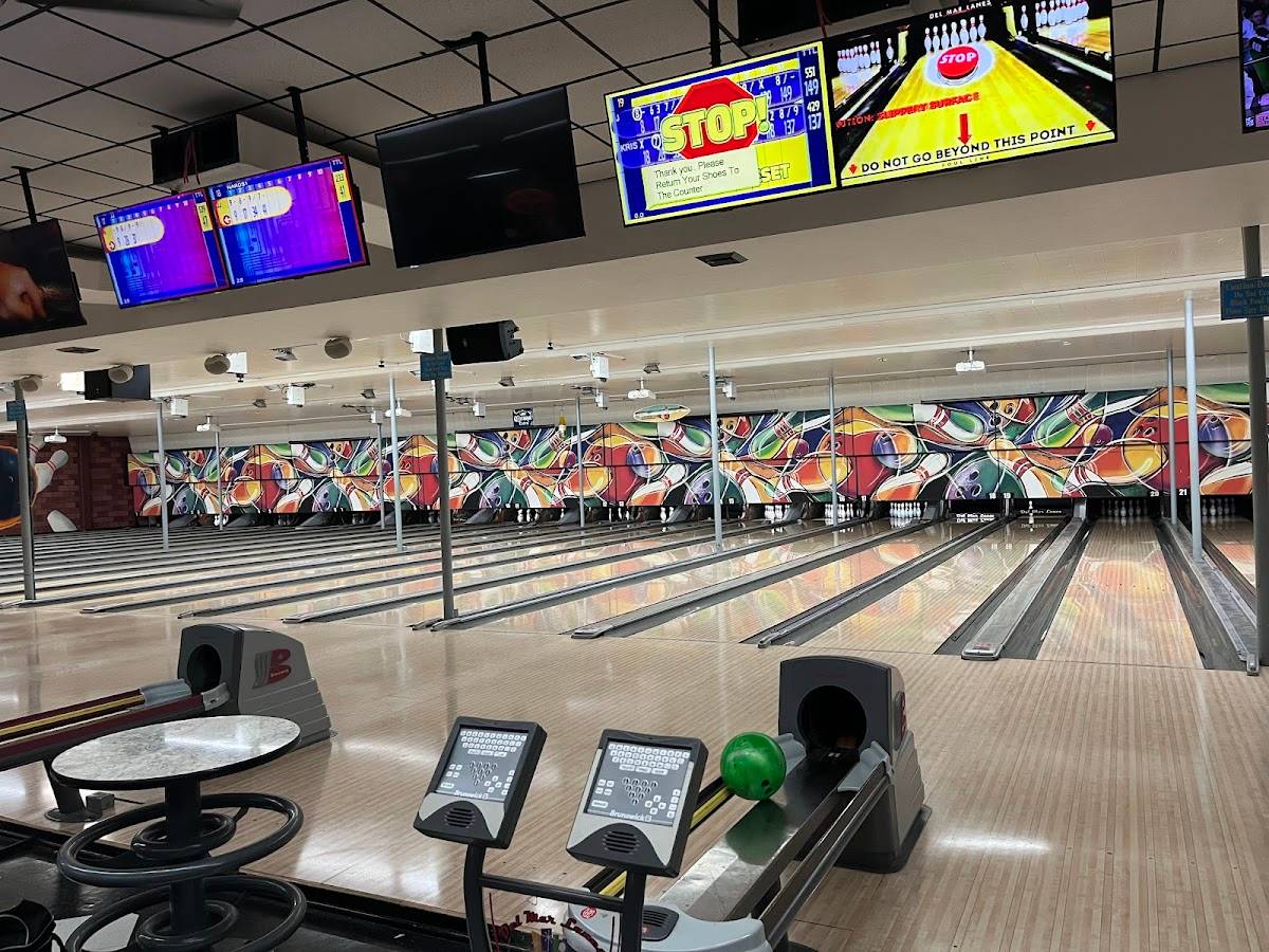 Del Mar Lanes restaurant in Houston - photo 5