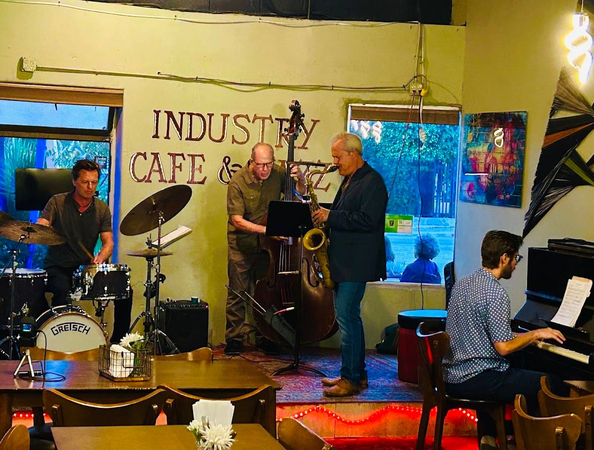 Industry Cafe & Jazz restaurant in Culver City - photo 5