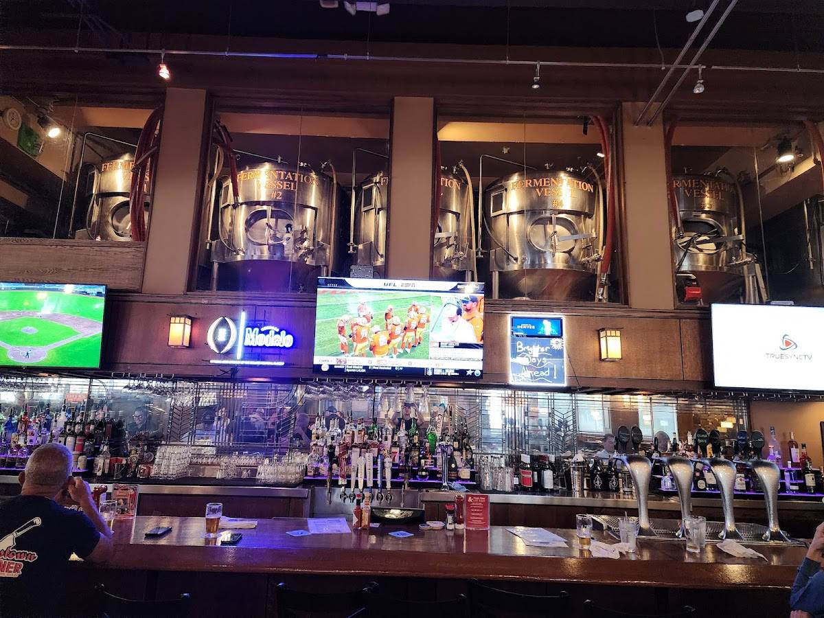 Rock Bottom Restaurant & Brewery restaurant in Denver - photo 4