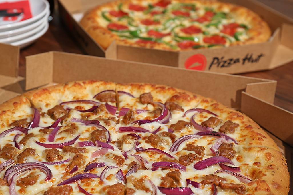 Pizza Hut restaurant in Pasadena - photo 2