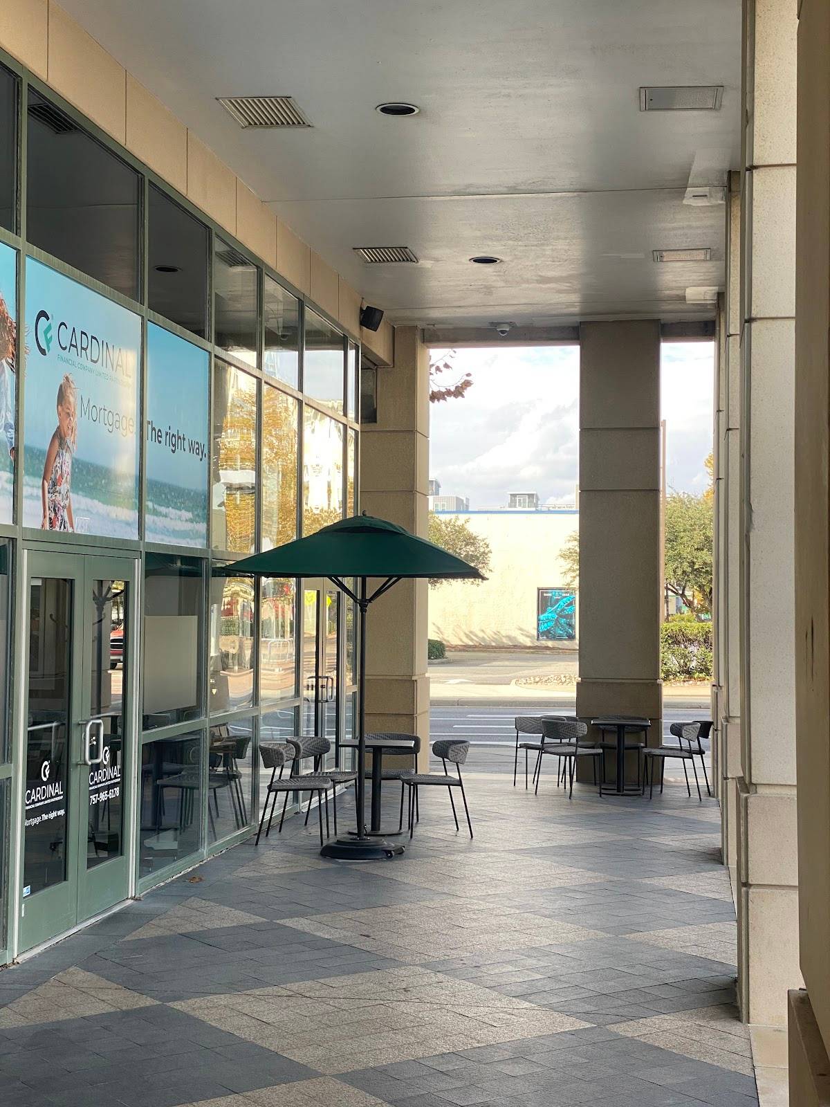 Starbucks restaurant in Virginia Beach - photo 4