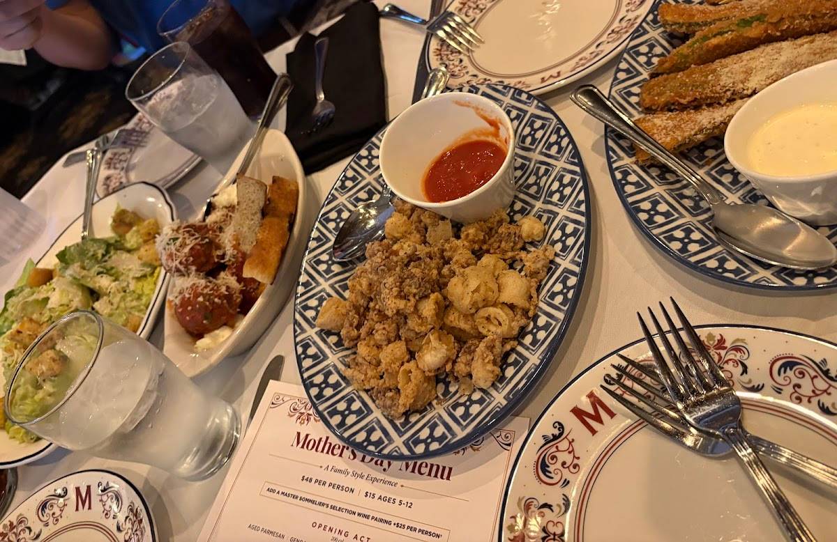 Maggiano's Little Italy restaurant in Houston - photo 3