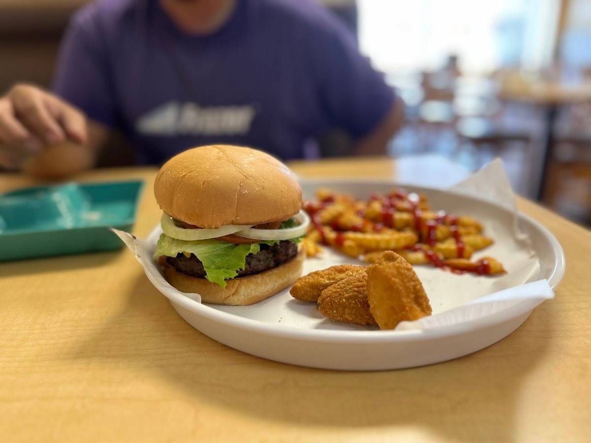 Burger House restaurant in Webster - photo 4