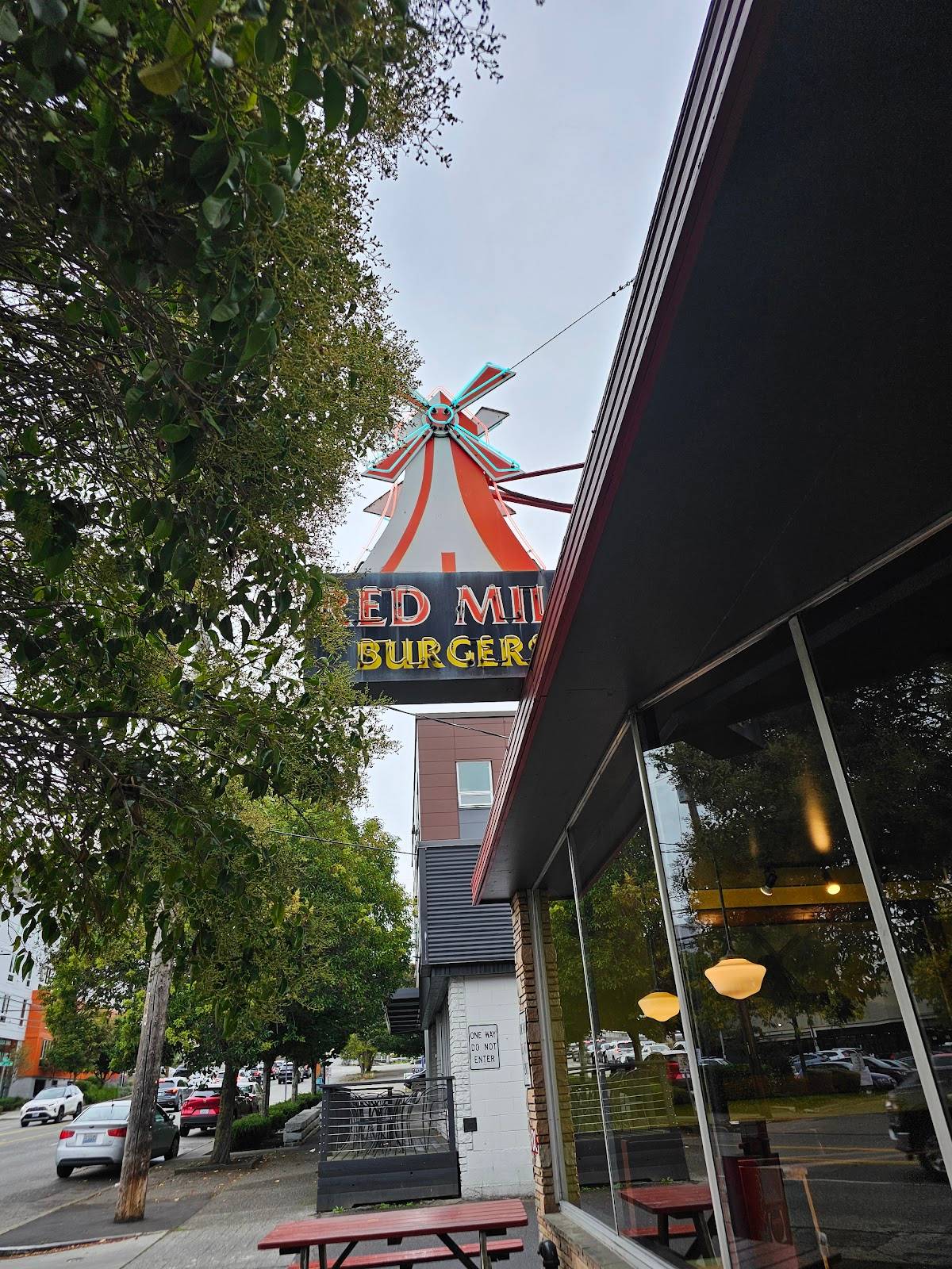 Red Mill Burgers restaurant in Seattle - photo 5