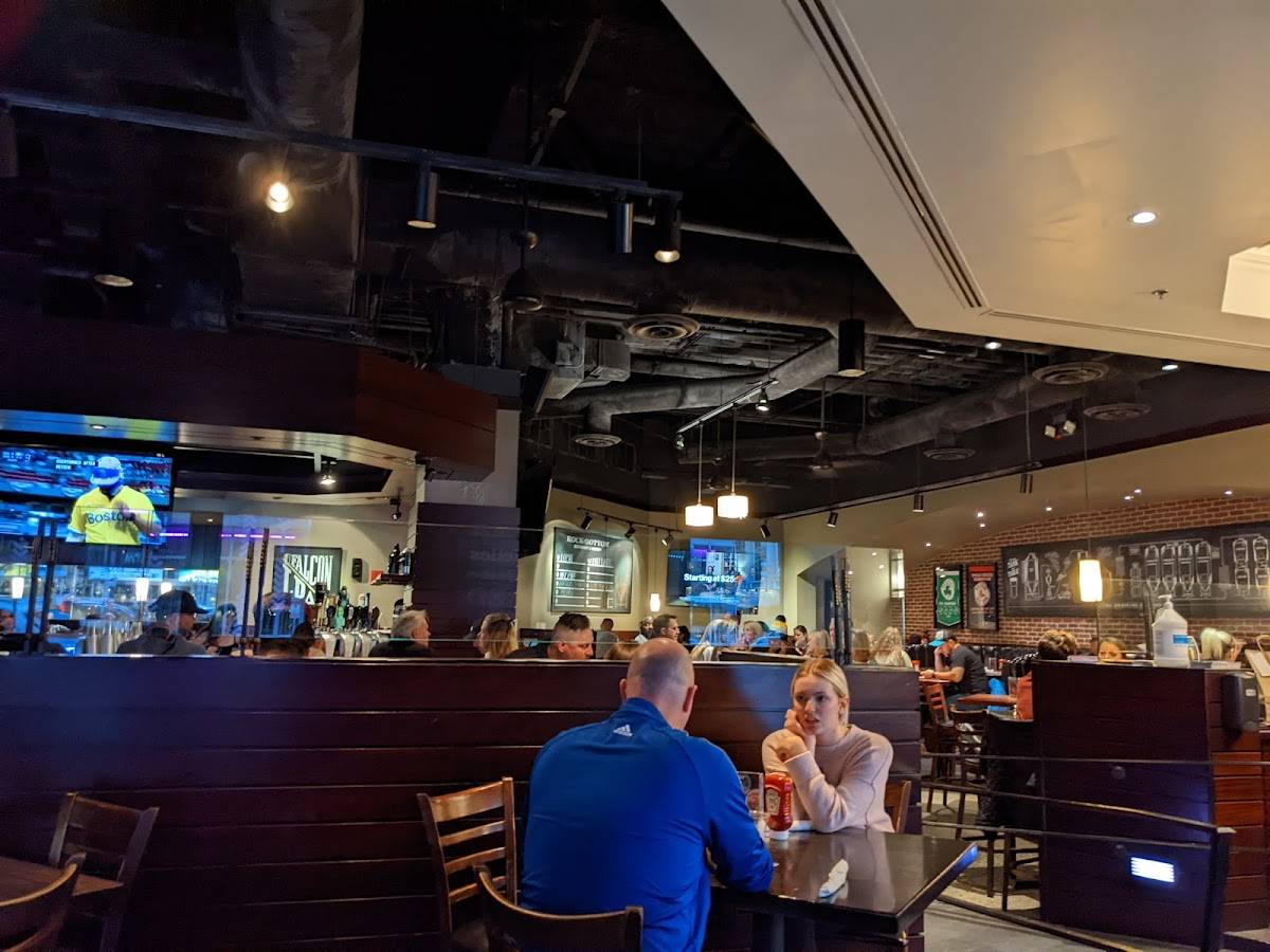 Rock Bottom Restaurant & Brewery restaurant in Boston - photo 2
