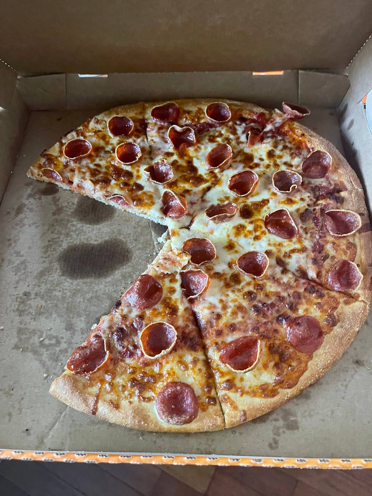 Little Caesars Pizza restaurant in Portland - photo 4