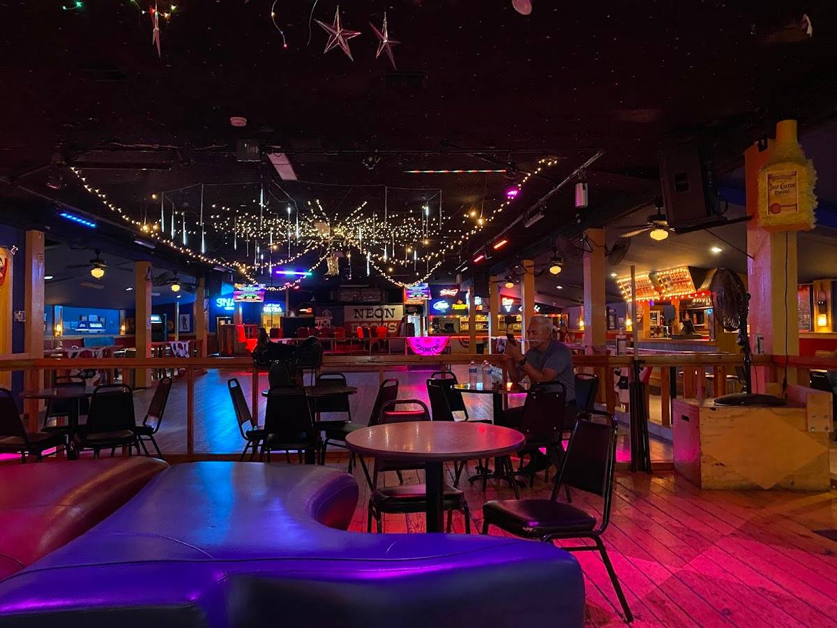 Neon Boots Dancehall and Saloon restaurant in Houston - photo 2