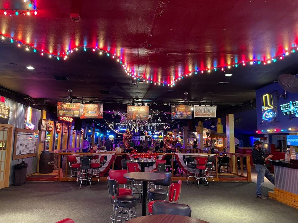 Neon Boots Dancehall and Saloon restaurant in Houston - photo 5