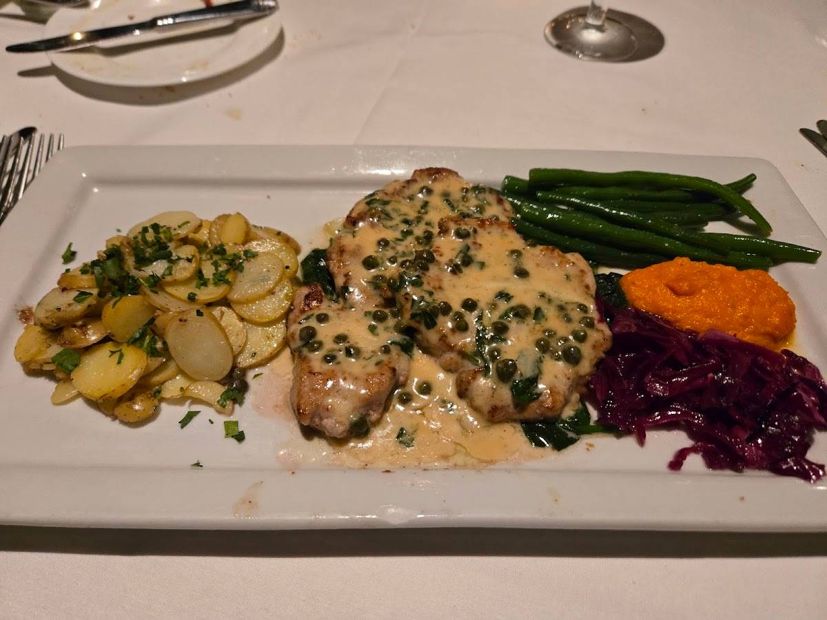 The Vintage Press Restaurante restaurant in Visalia - photo 5