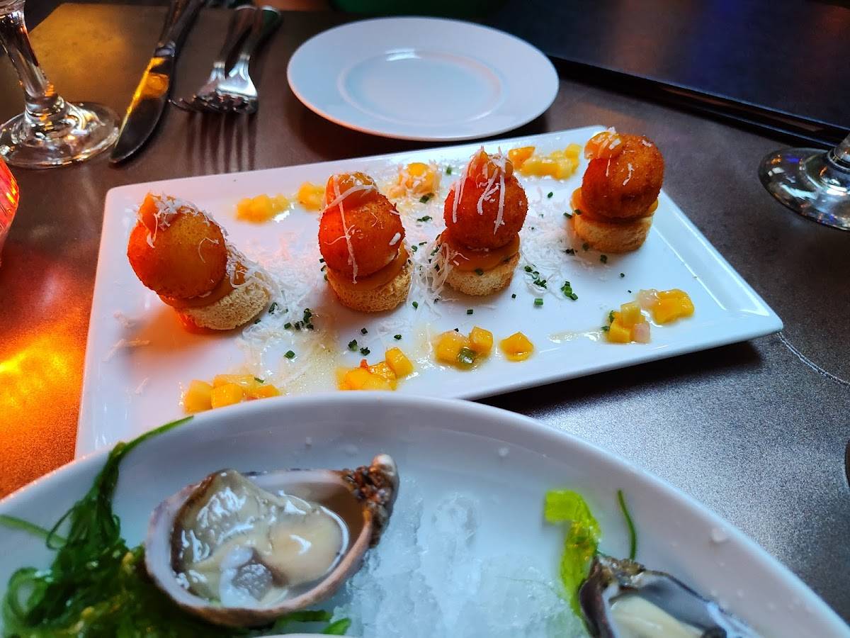 SUR Restaurant and Lounge restaurant in West Hollywood - photo 3