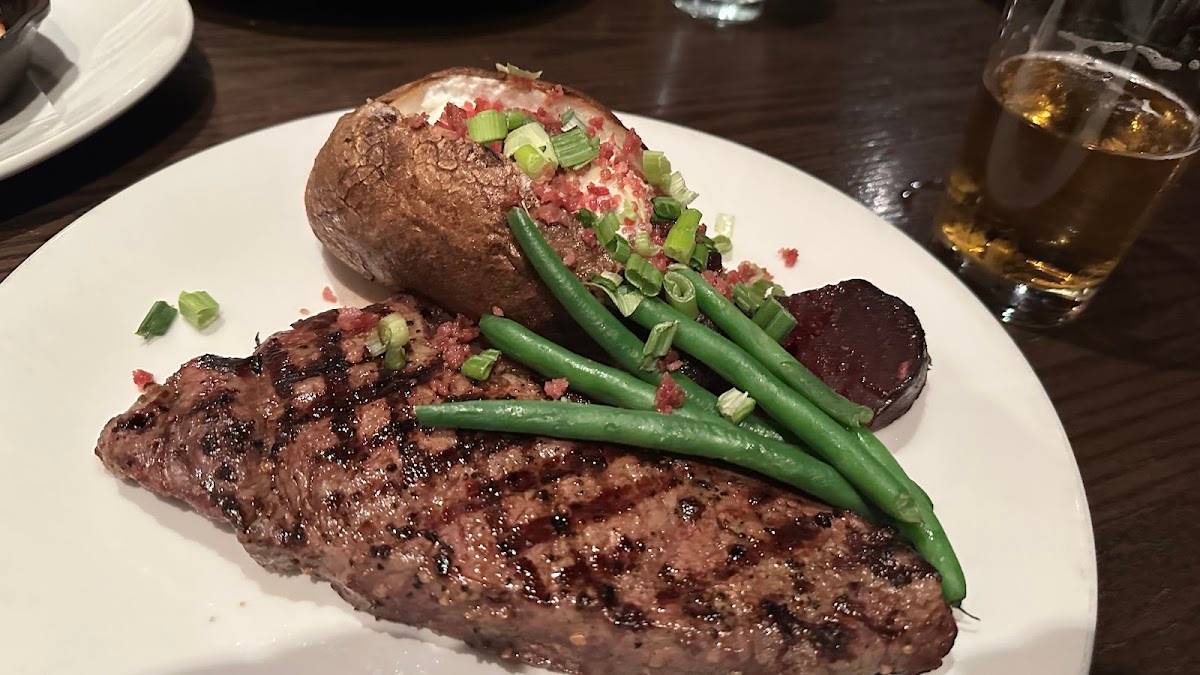 The Keg Steakhouse + Bar - Granville Island restaurant in Vancouver - photo 4