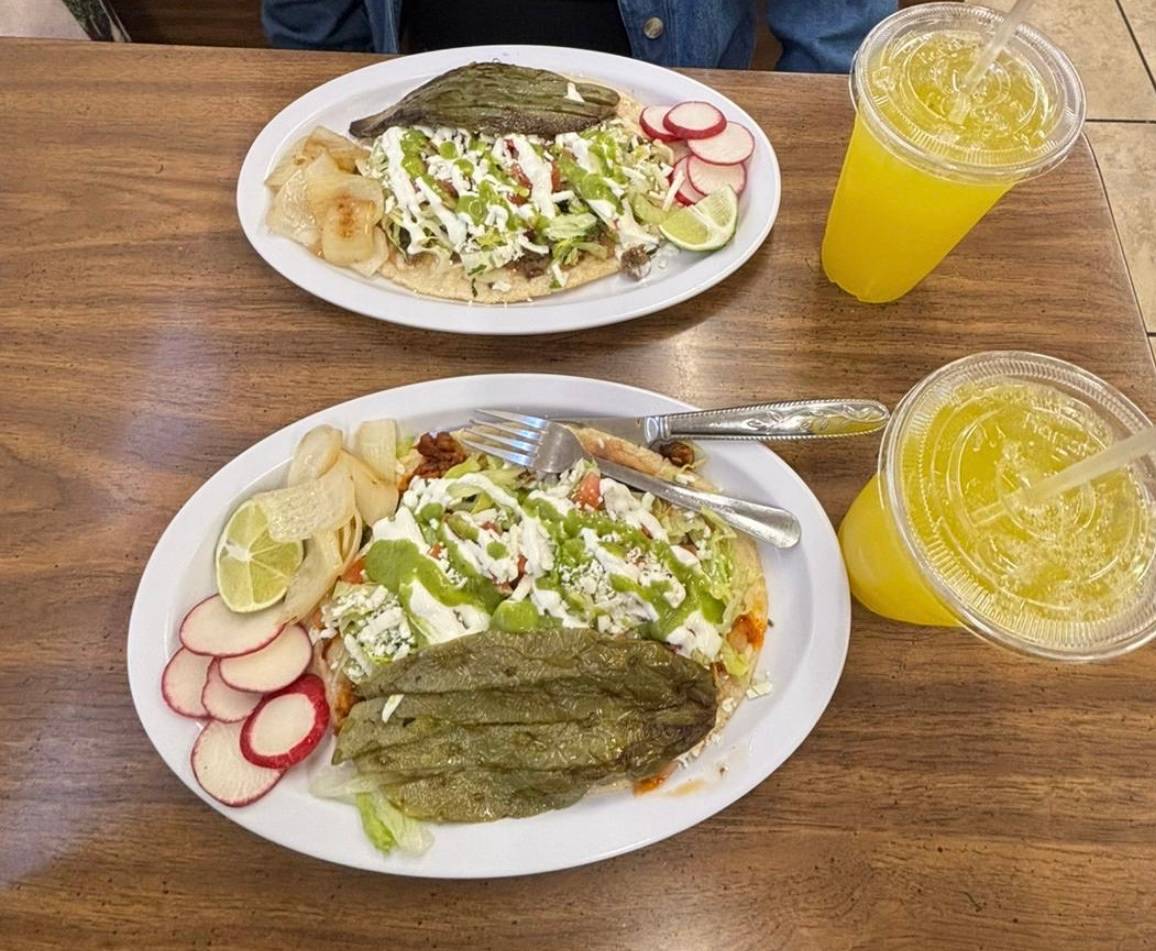 Taqueria 3 Hermanos restaurant in Salinas - photo 3