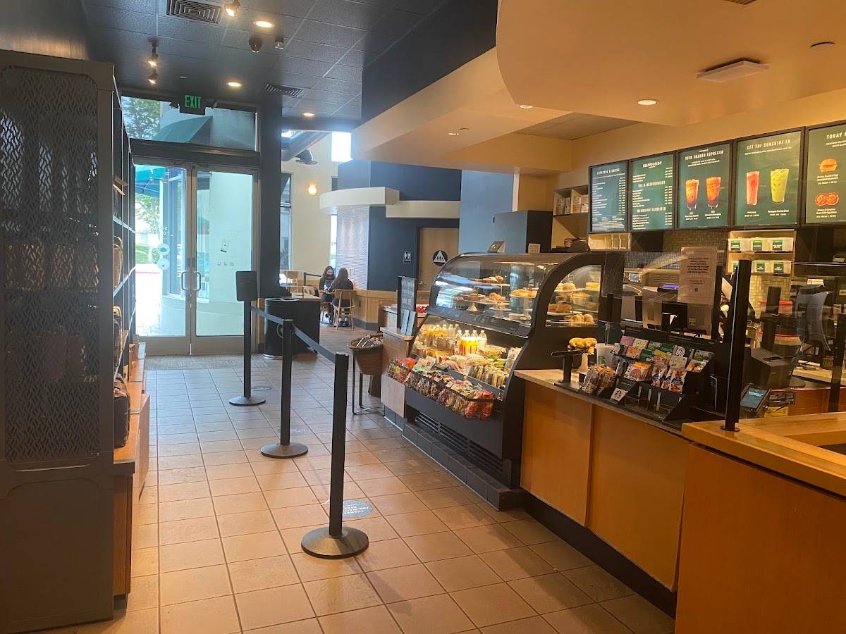 Starbucks restaurant in Glendale - photo 4