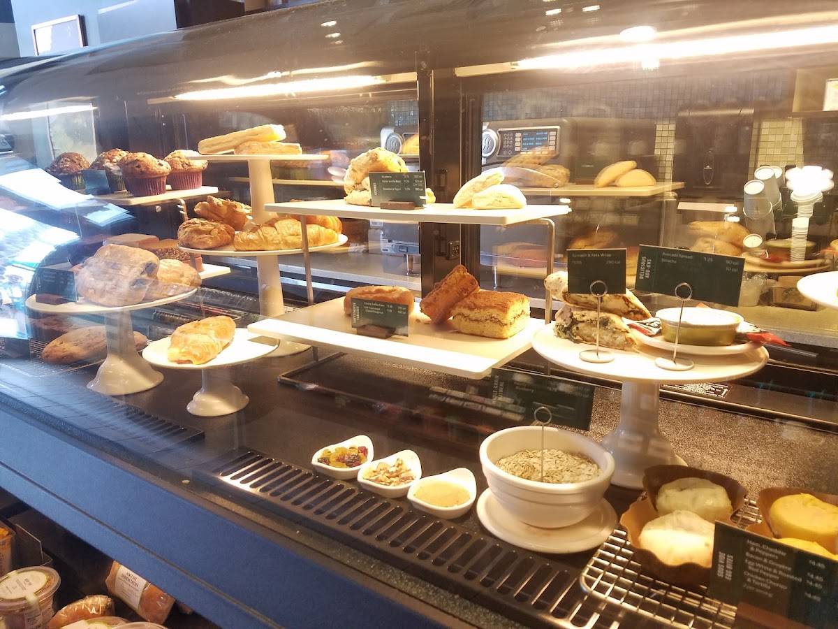 Starbucks restaurant in Glendale - photo 5