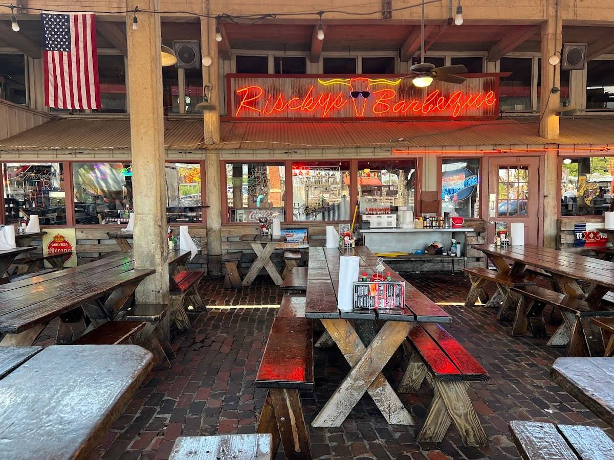 Riscky's BAR-B-Q