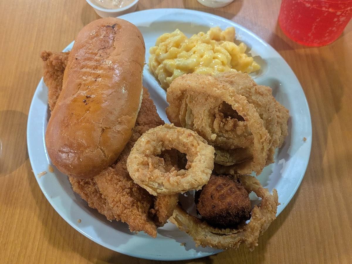 Laguna Madre Seafood Company restaurant in San Antonio - photo 3