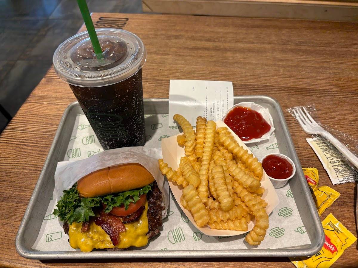 Shake Shack Dupont Circle restaurant in Washington - photo 3