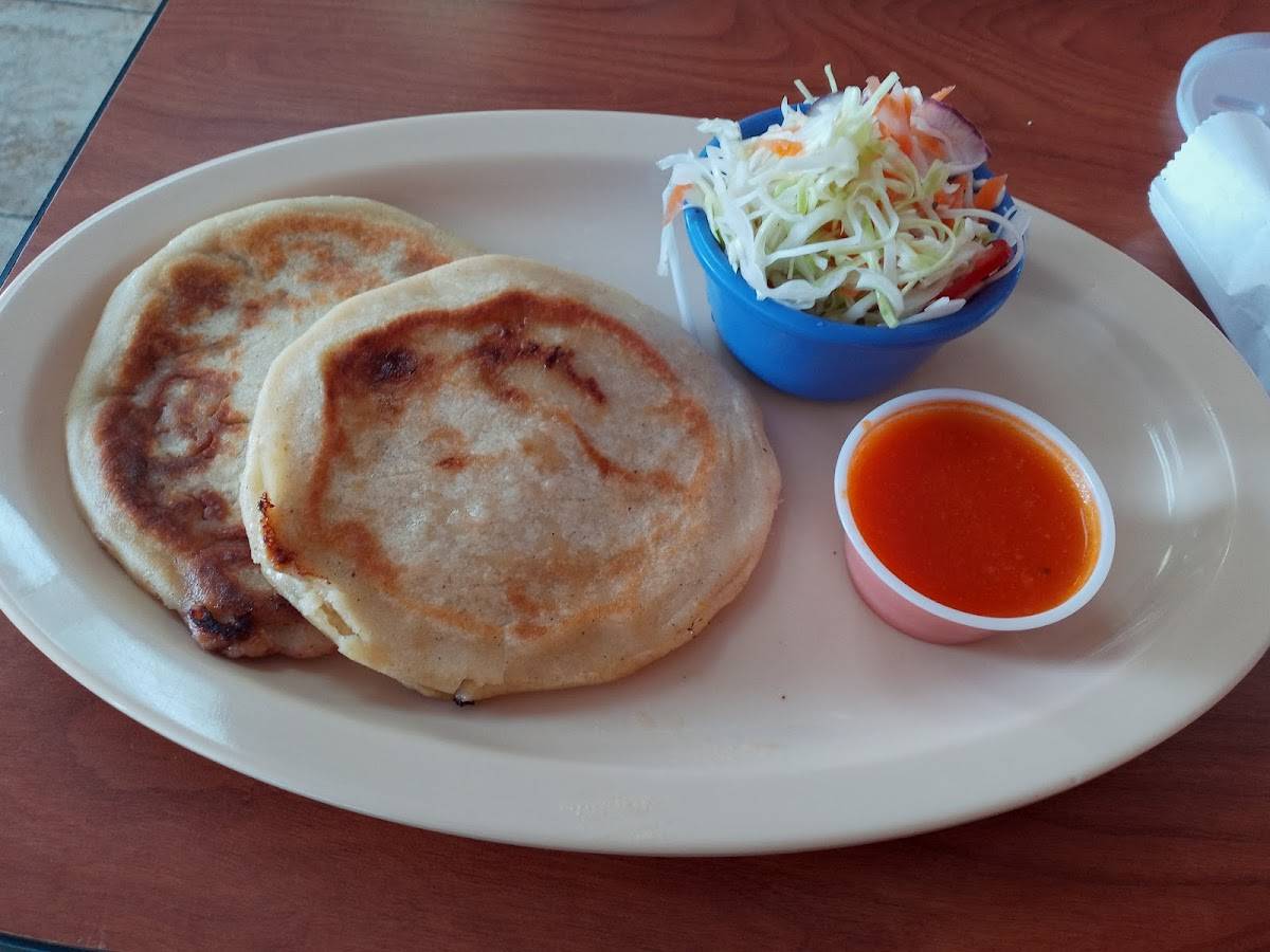 Jenni's Panaderia Salvadoreña restaurant in Homestead - photo 2