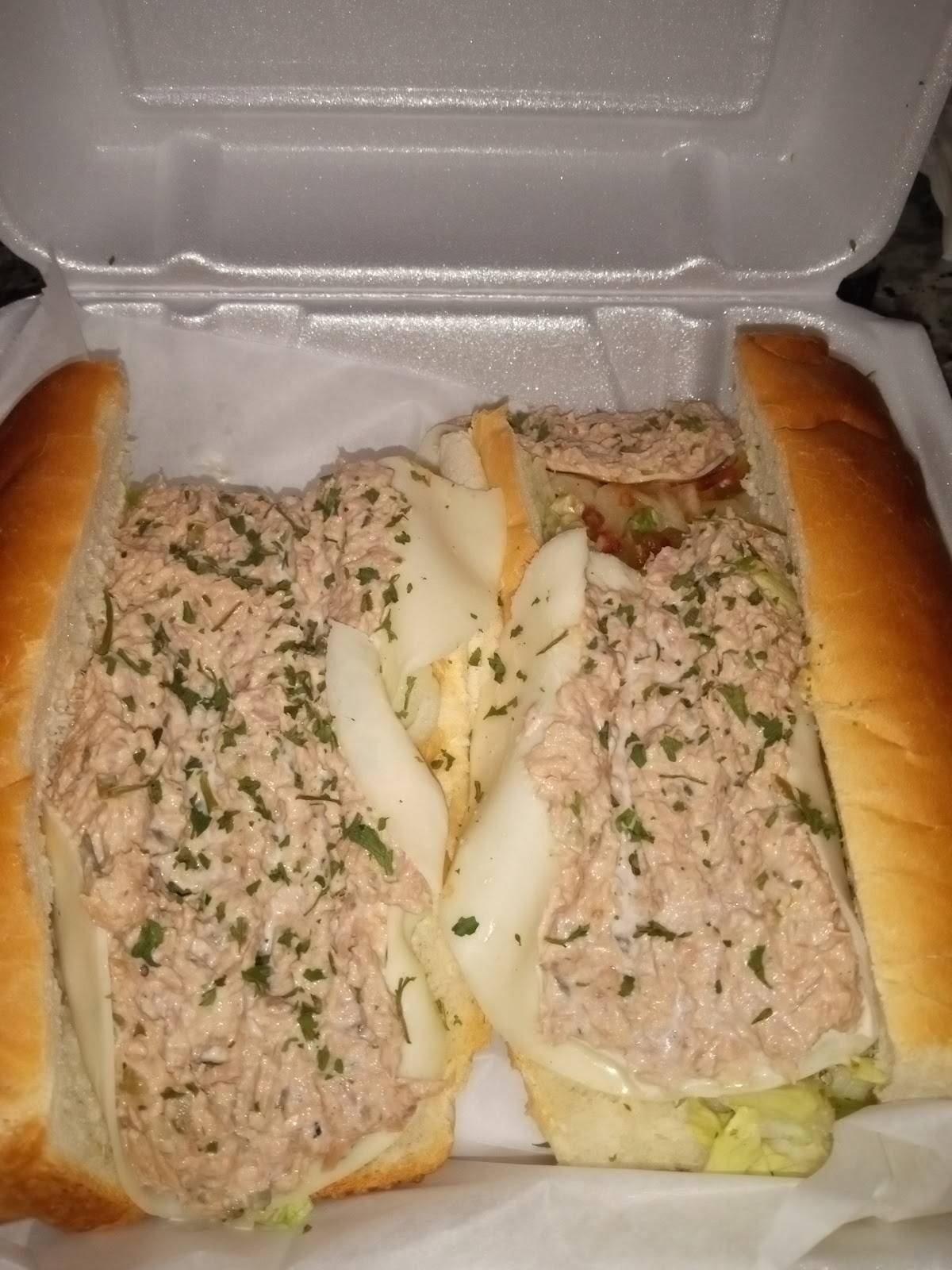 Antonini Subs II restaurant in Texas City - photo 4