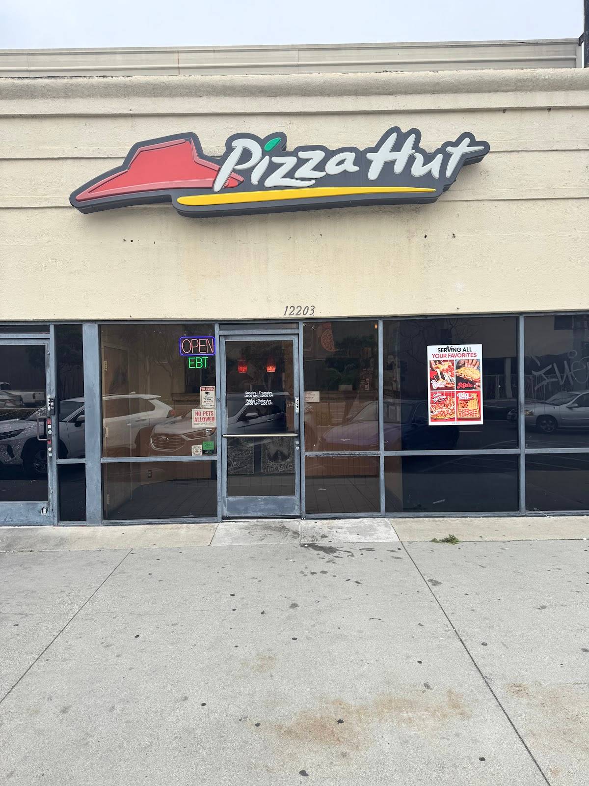 Pizza Hut restaurant in Hawthorne - photo 3