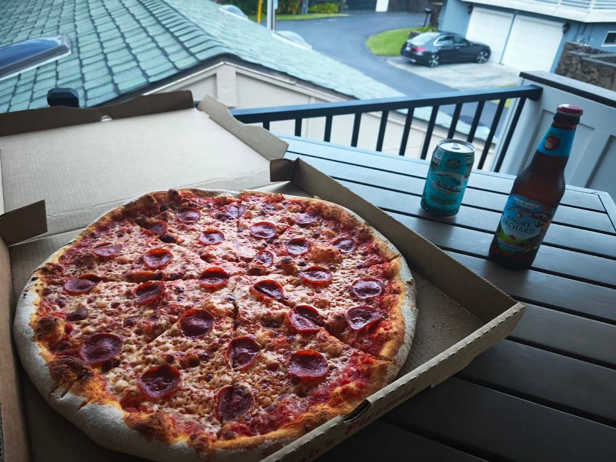 Bob's Pizzeria restaurant in Kailua - photo 2