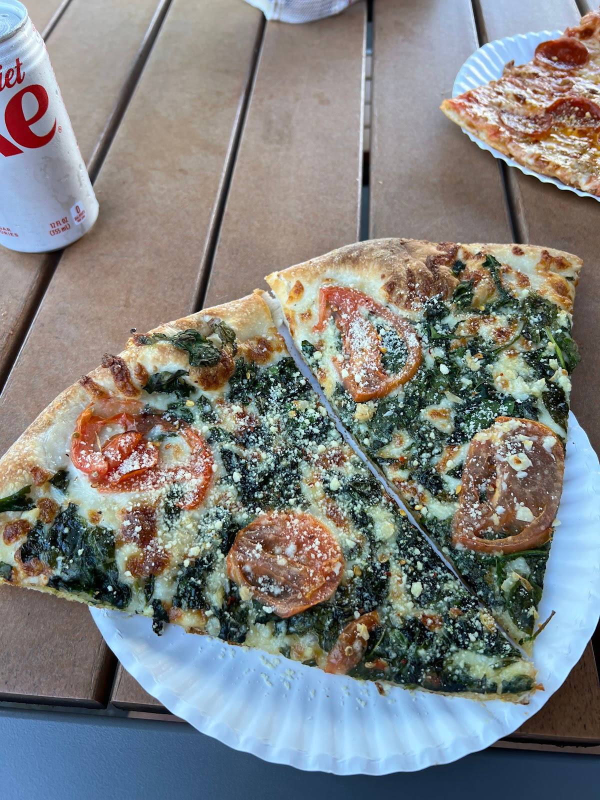Bob's Pizzeria restaurant in Kailua - photo 3