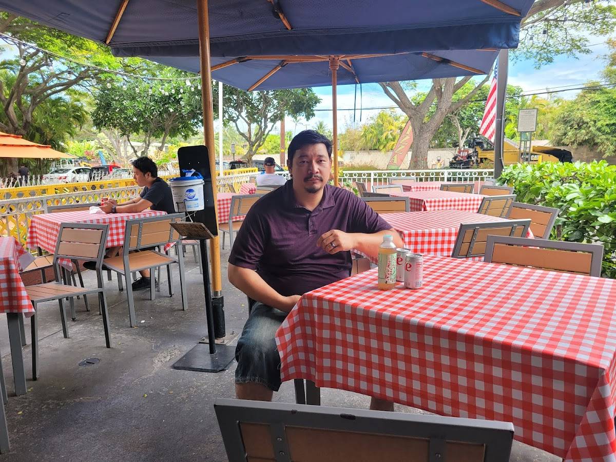 Bob's Pizzeria restaurant in Kailua - photo 5