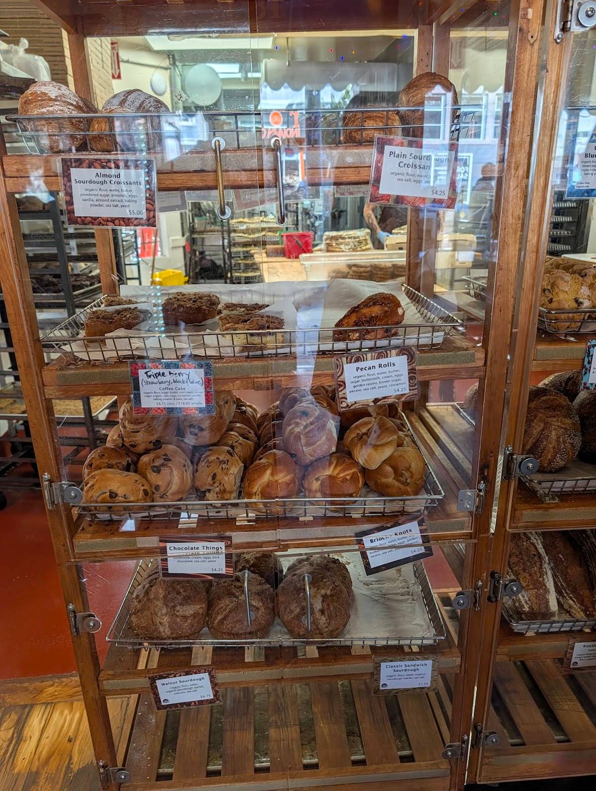 Arizmendi Bakery restaurant in San Francisco - photo 2