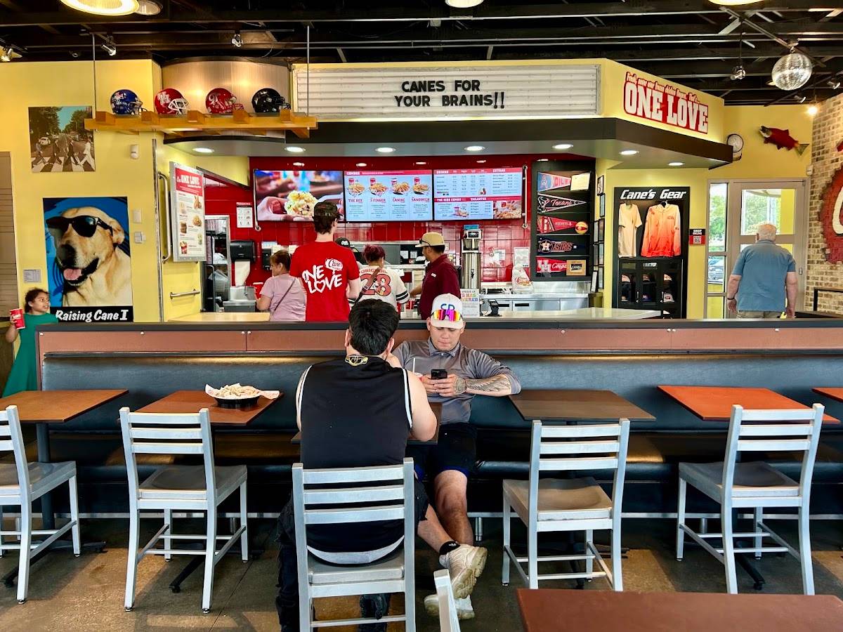 Raising Cane's Chicken Fingers restaurant in Houston - photo 5