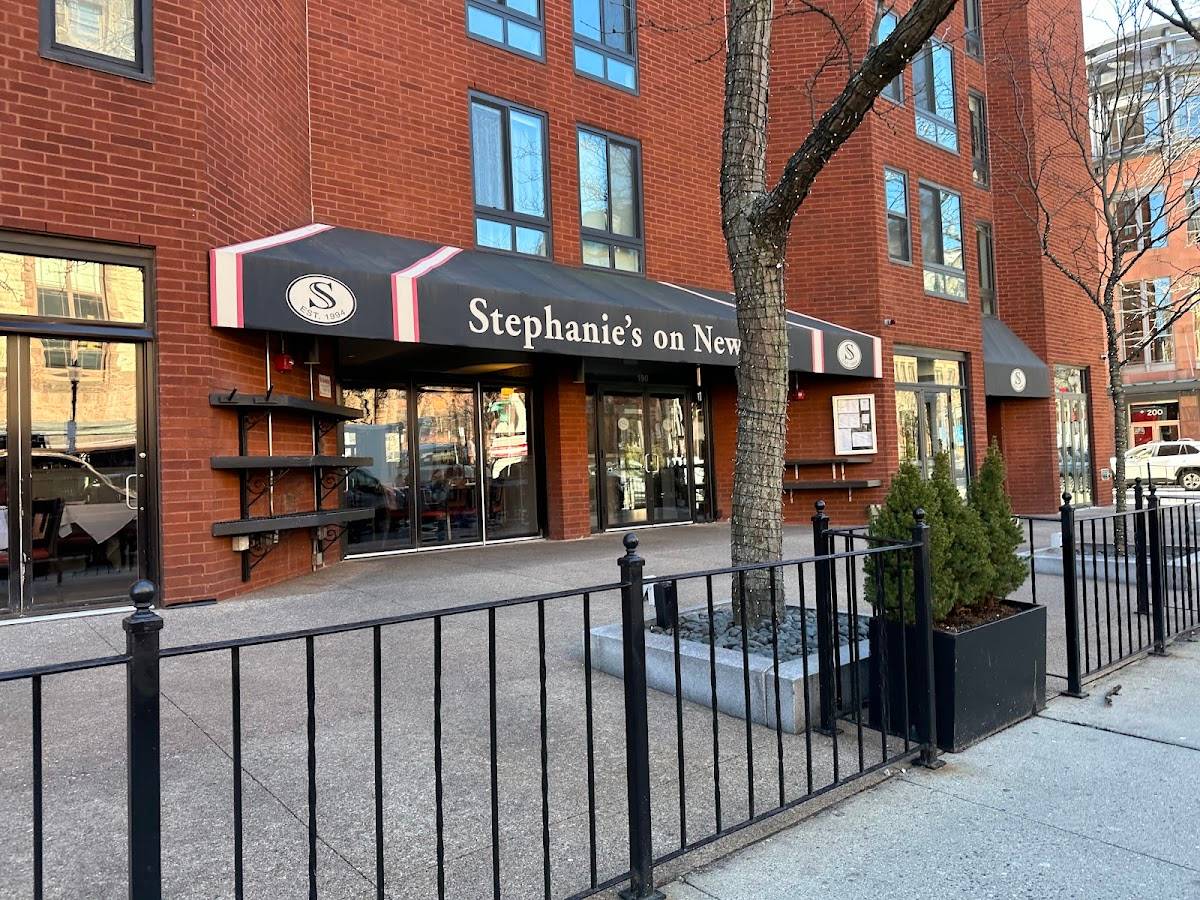 Stephanie's On Newbury
