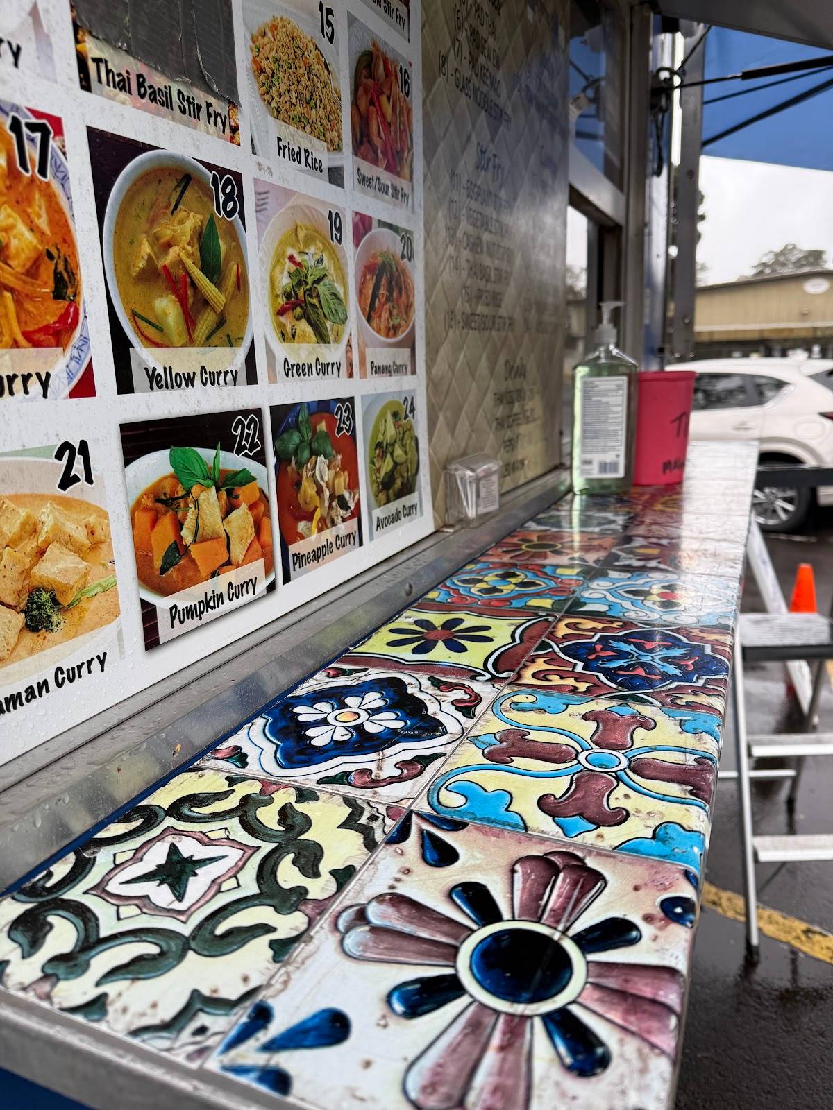 Aunty Pon's Thai Food Truck restaurant in Volcano - photo 5