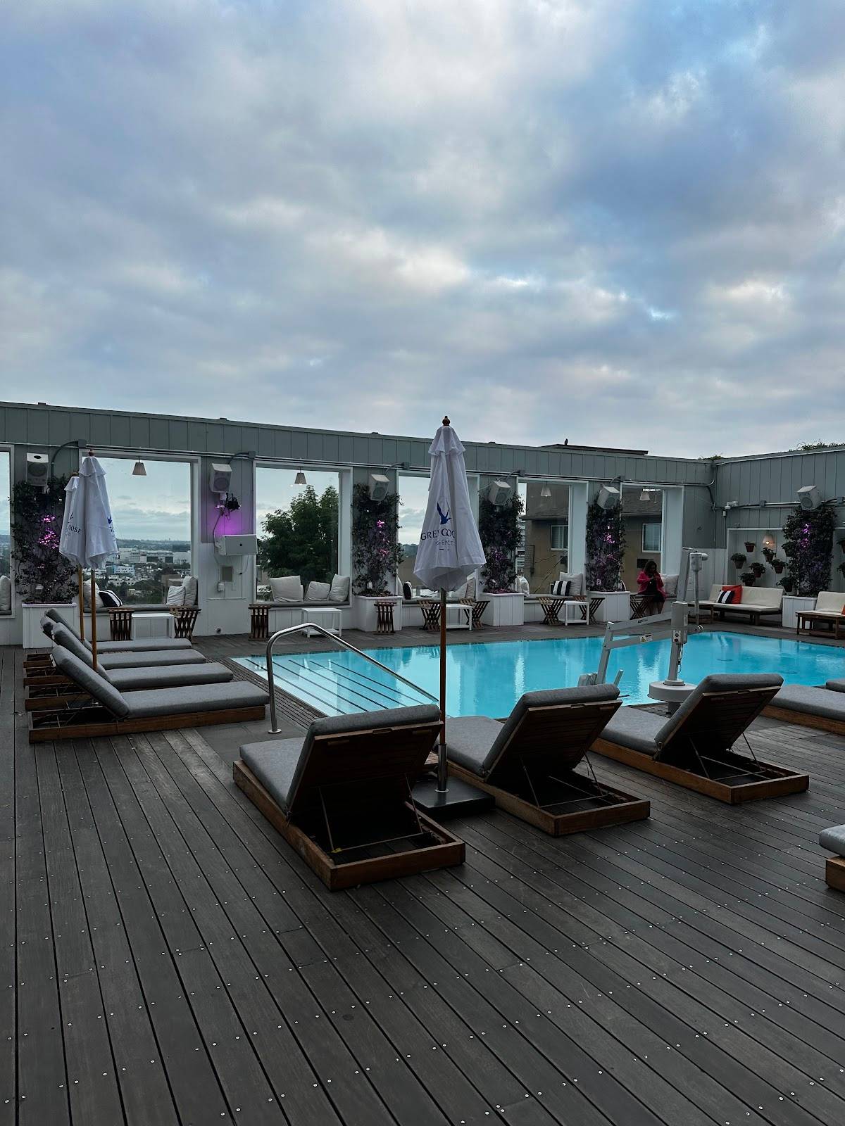 Skybar Los Angeles restaurant in West Hollywood - photo 3